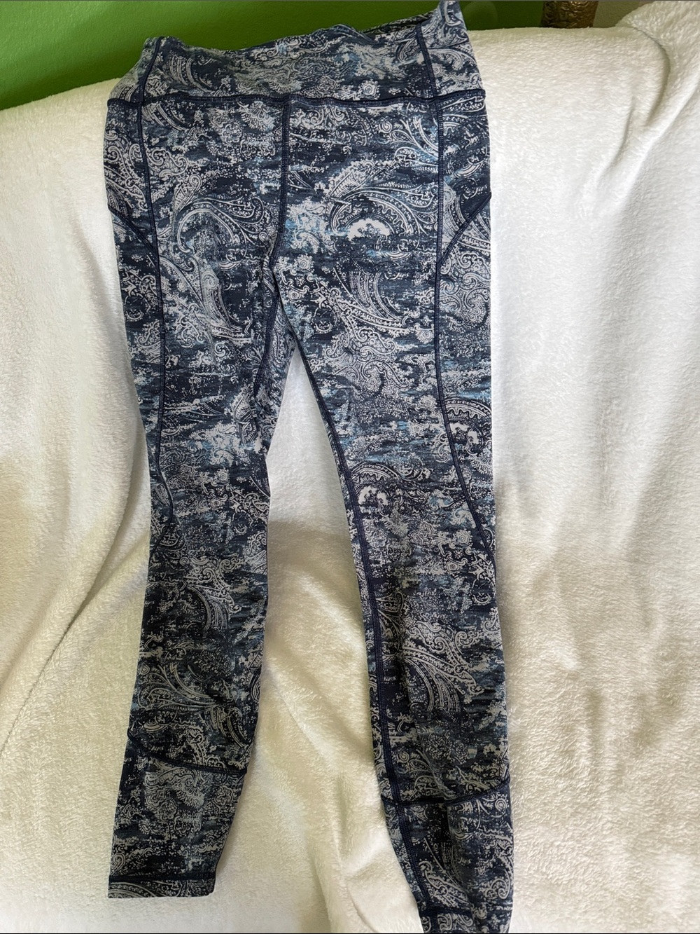 lululemon athletica Navy and Gray Paisley Print Leggings